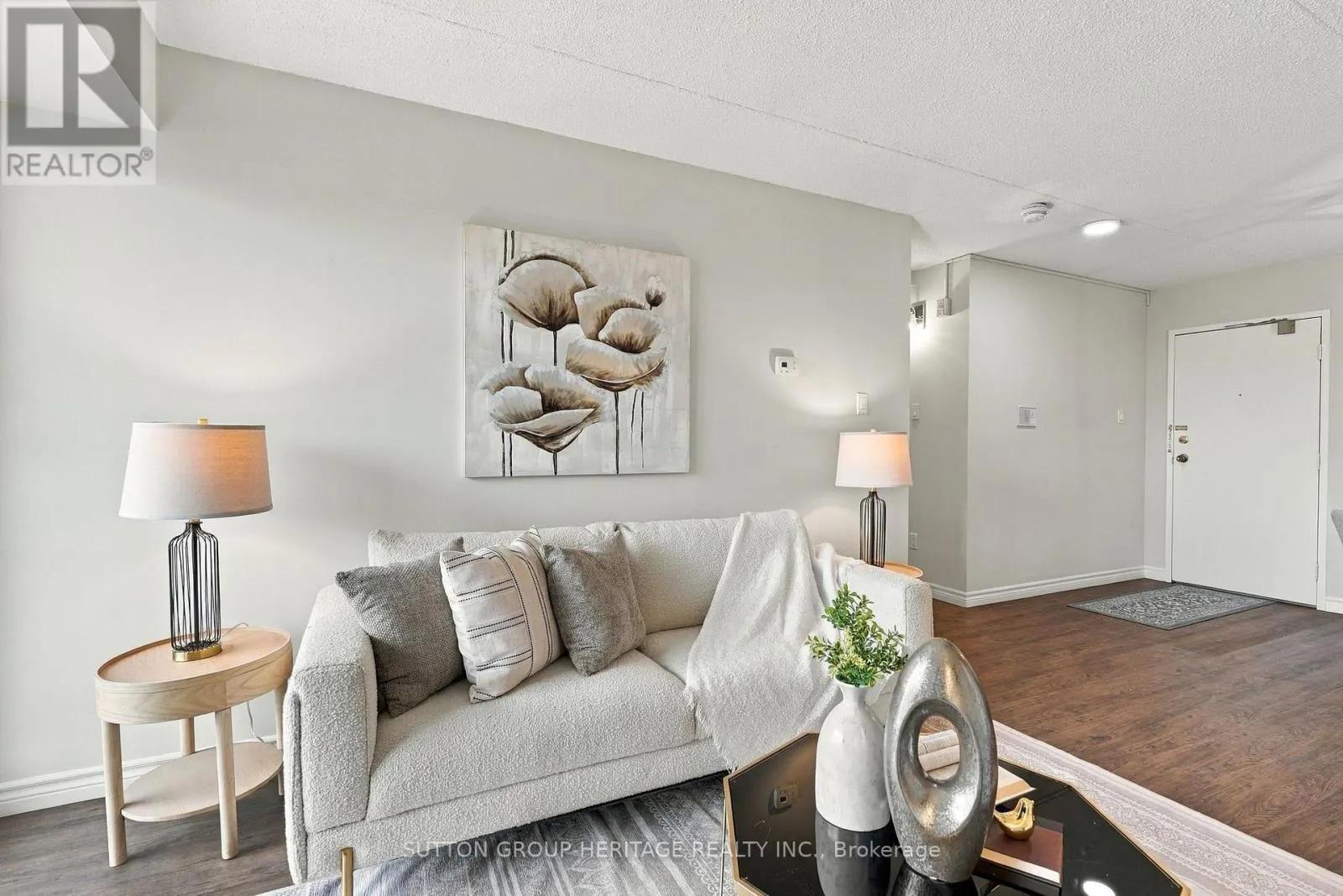 406 - 15390 YONGE STREET