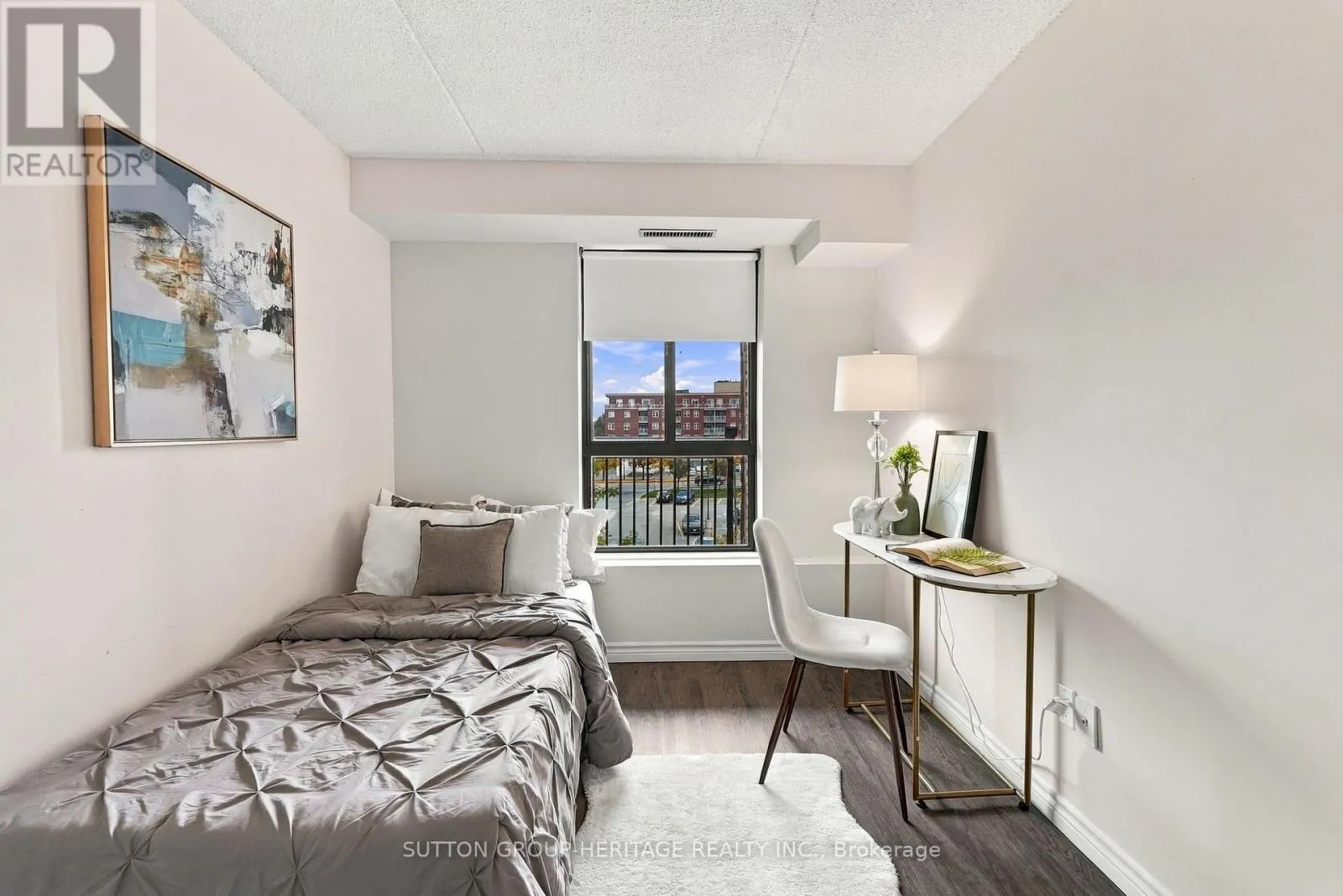 406 - 15390 YONGE STREET