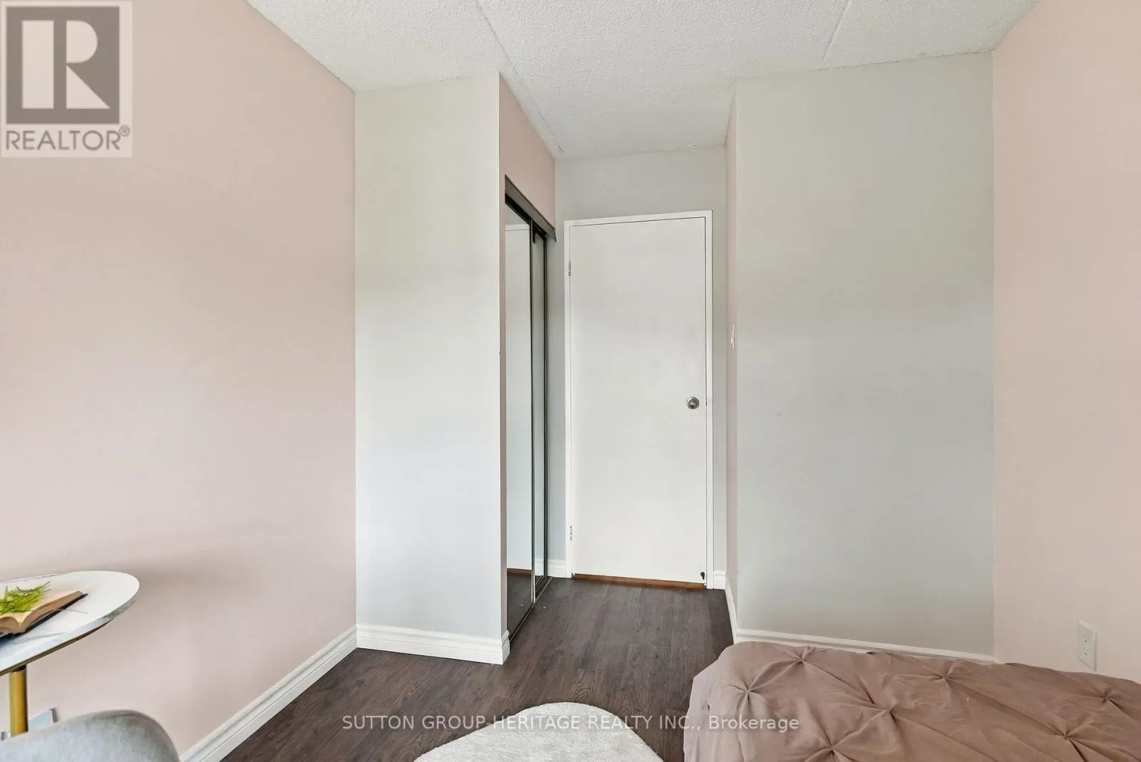 406 - 15390 YONGE STREET