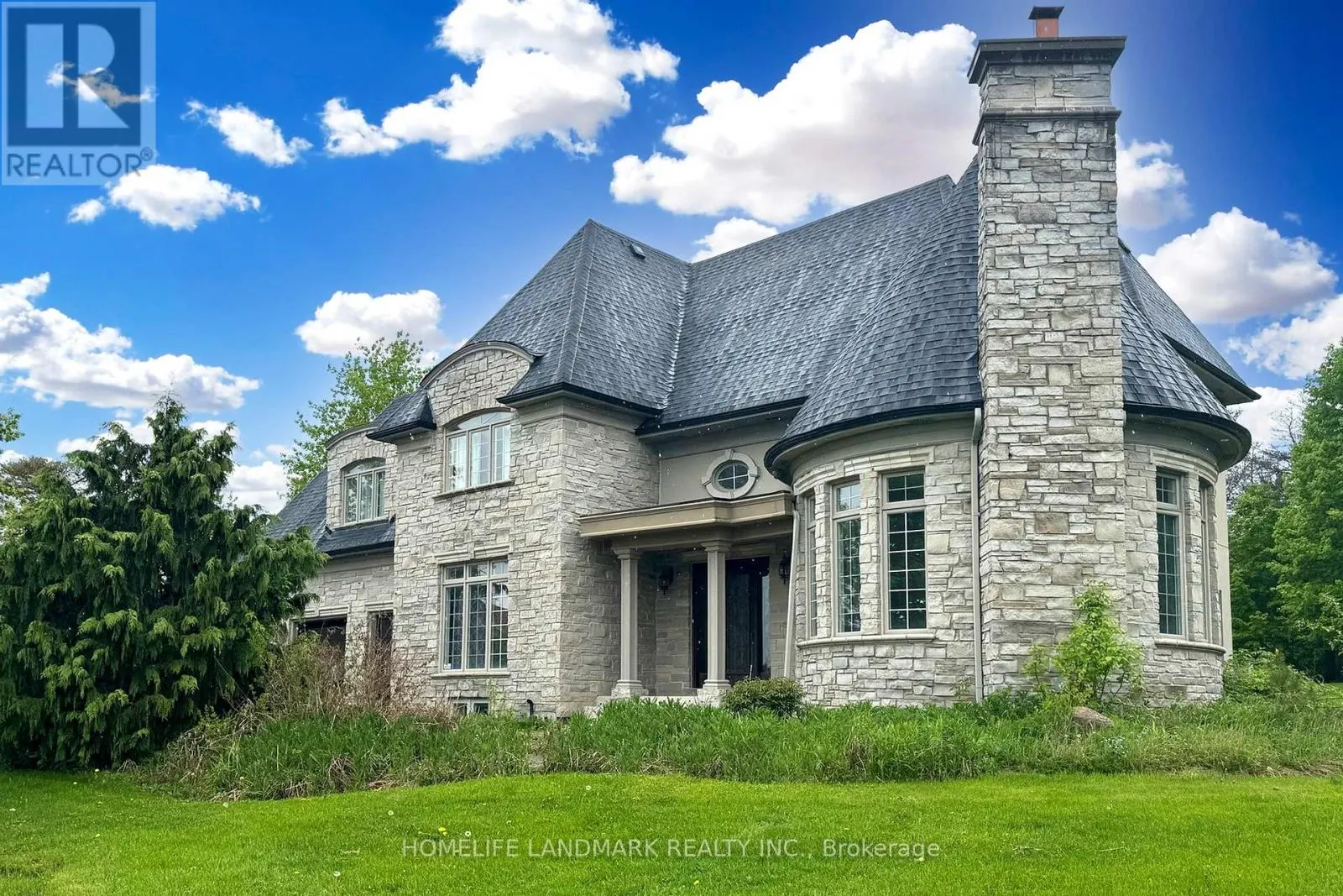 19 WOLF RUN COURT