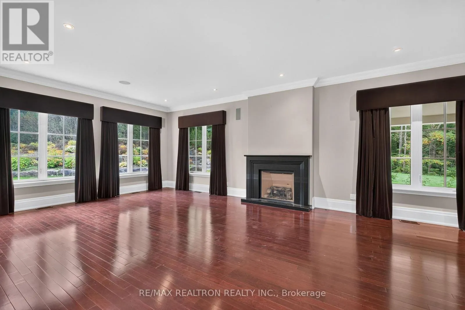 65 KINGSWOOD DRIVE