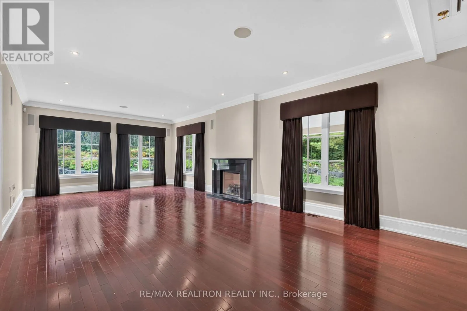 65 KINGSWOOD DRIVE