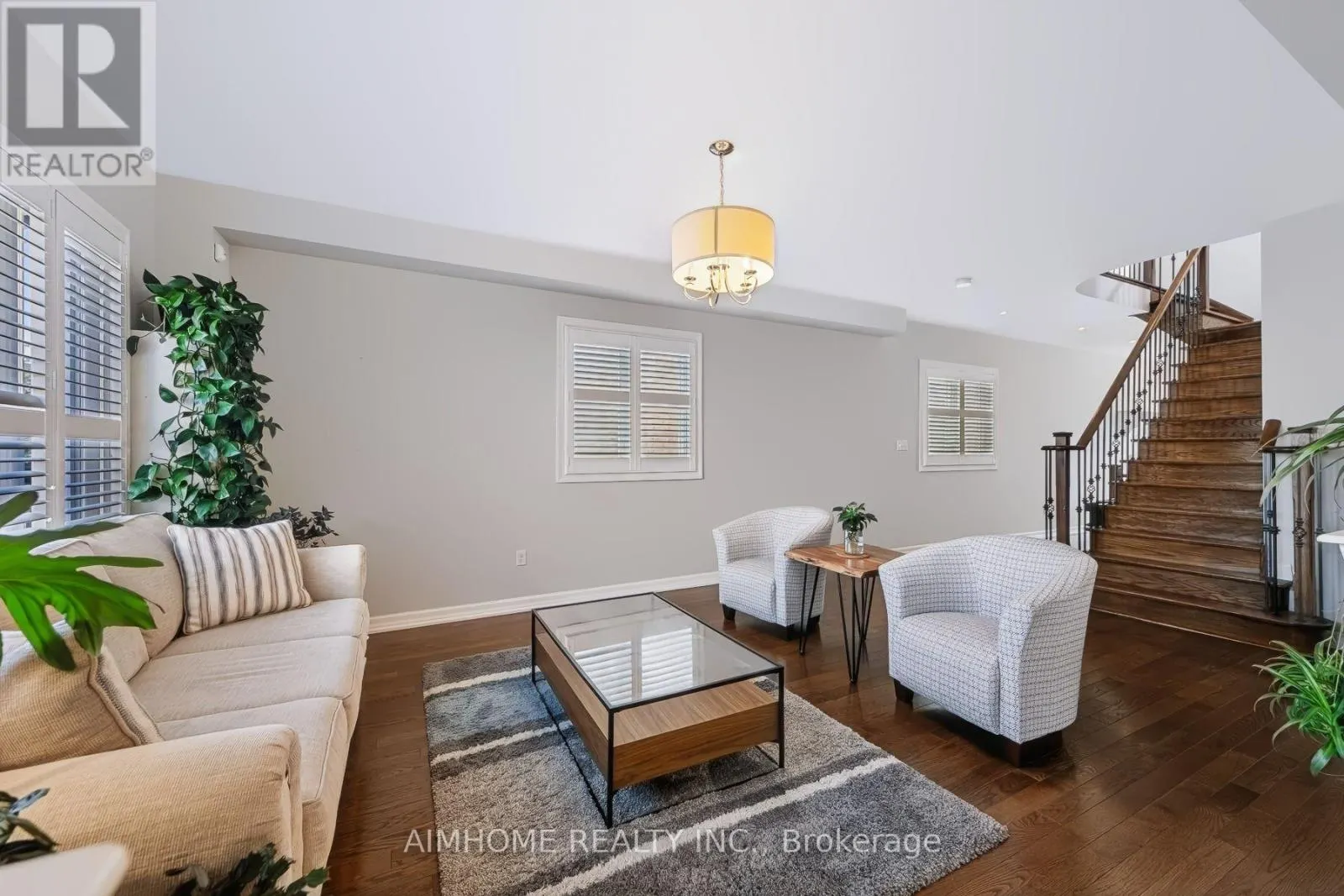 168 KEN LAUSHWAY AVENUE