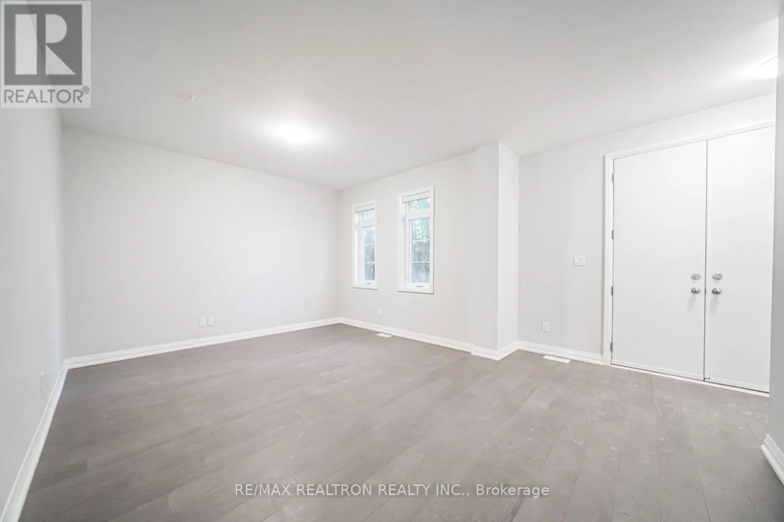 22 - 260 EAGLE STREET