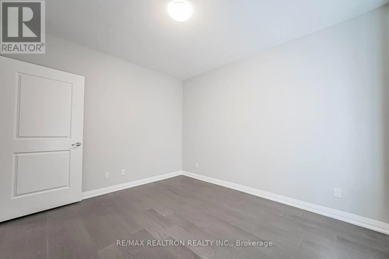 22 - 260 EAGLE STREET