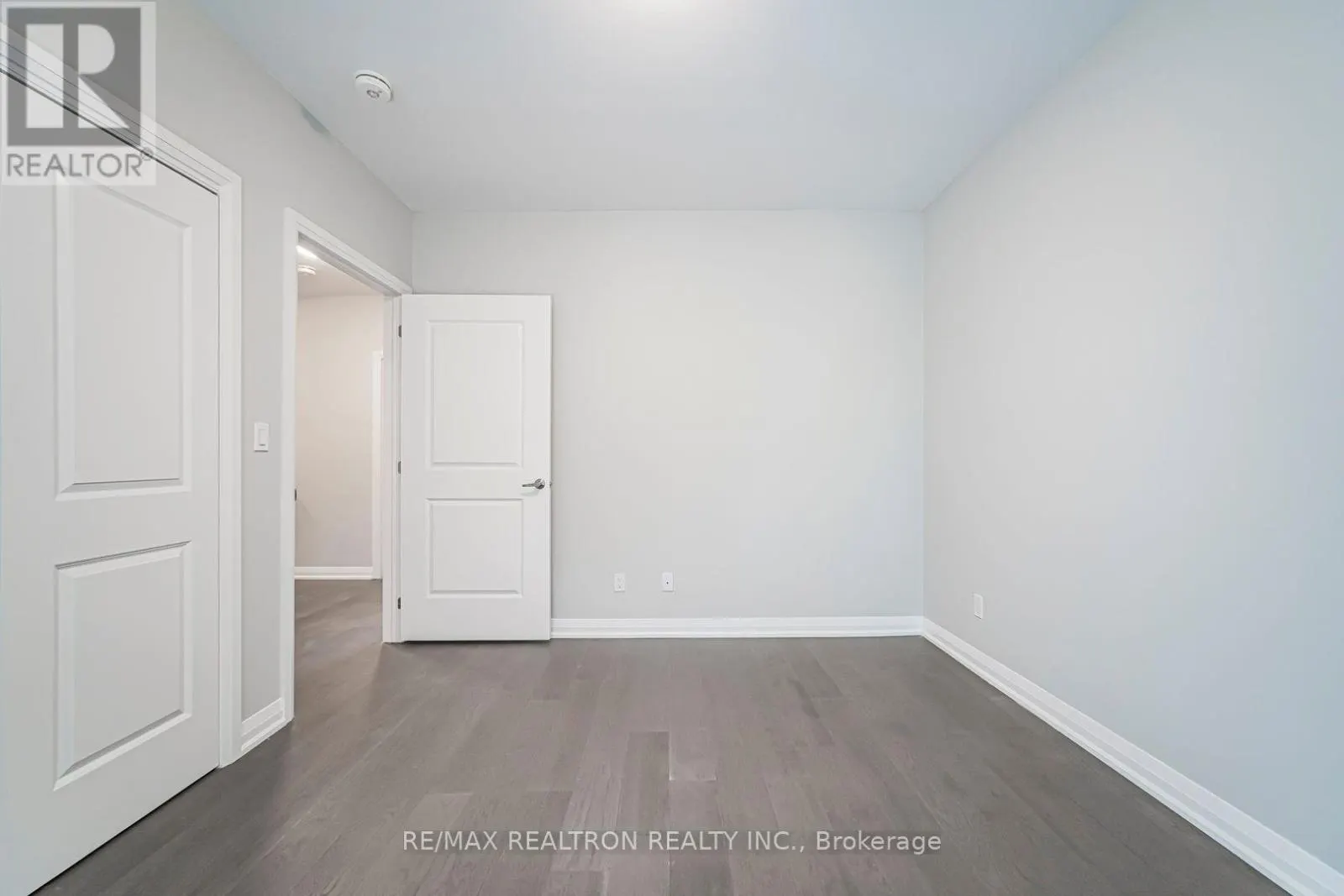 22 - 260 EAGLE STREET