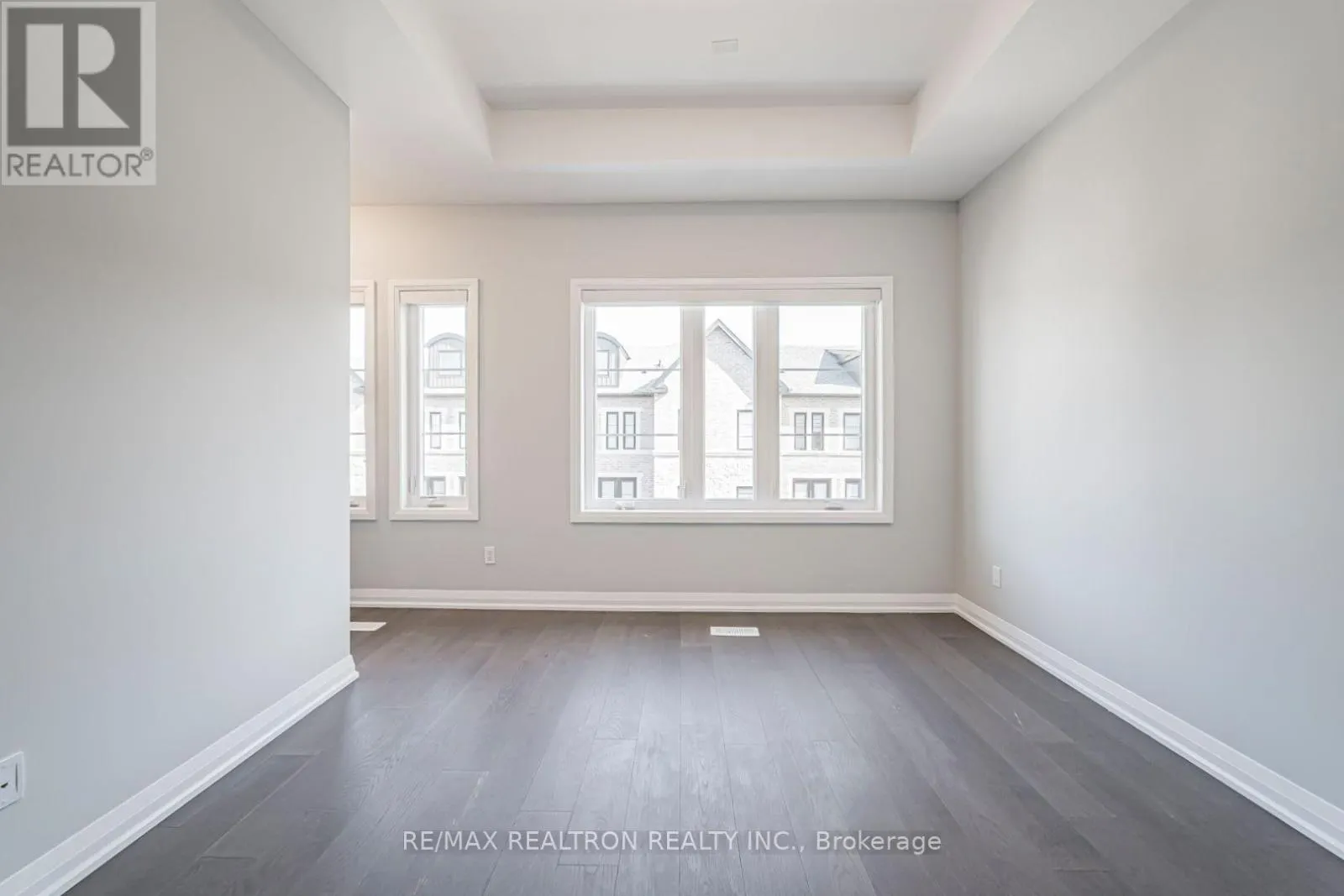 22 - 260 EAGLE STREET
