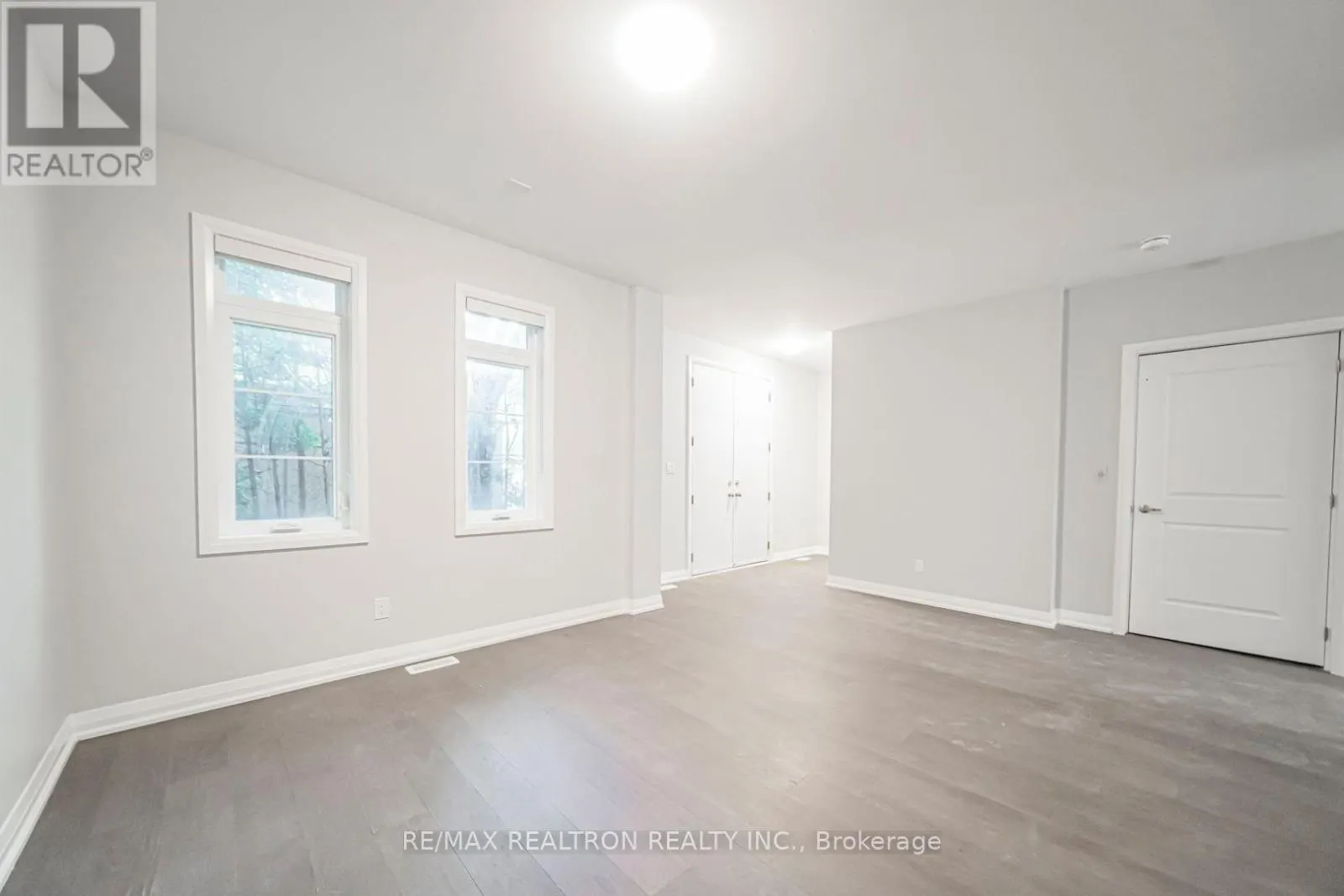 22 - 260 EAGLE STREET