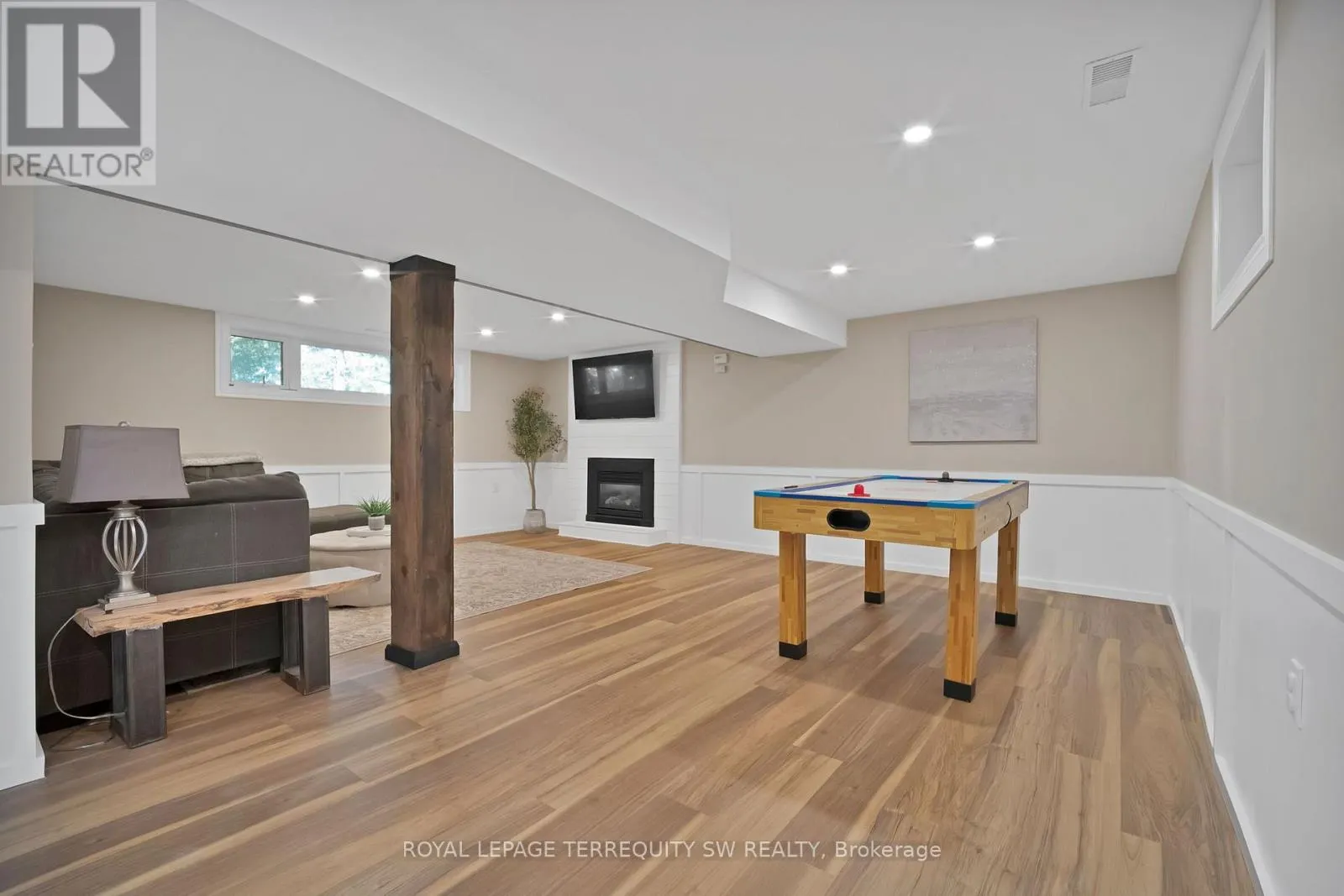 2249 WILLARD AVENUE