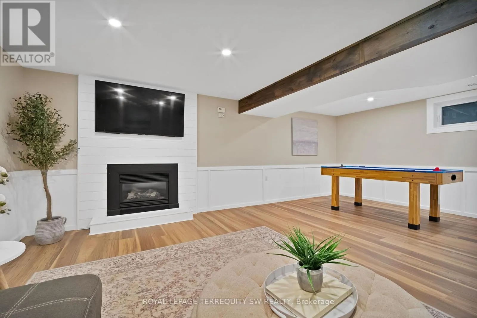 2249 WILLARD AVENUE