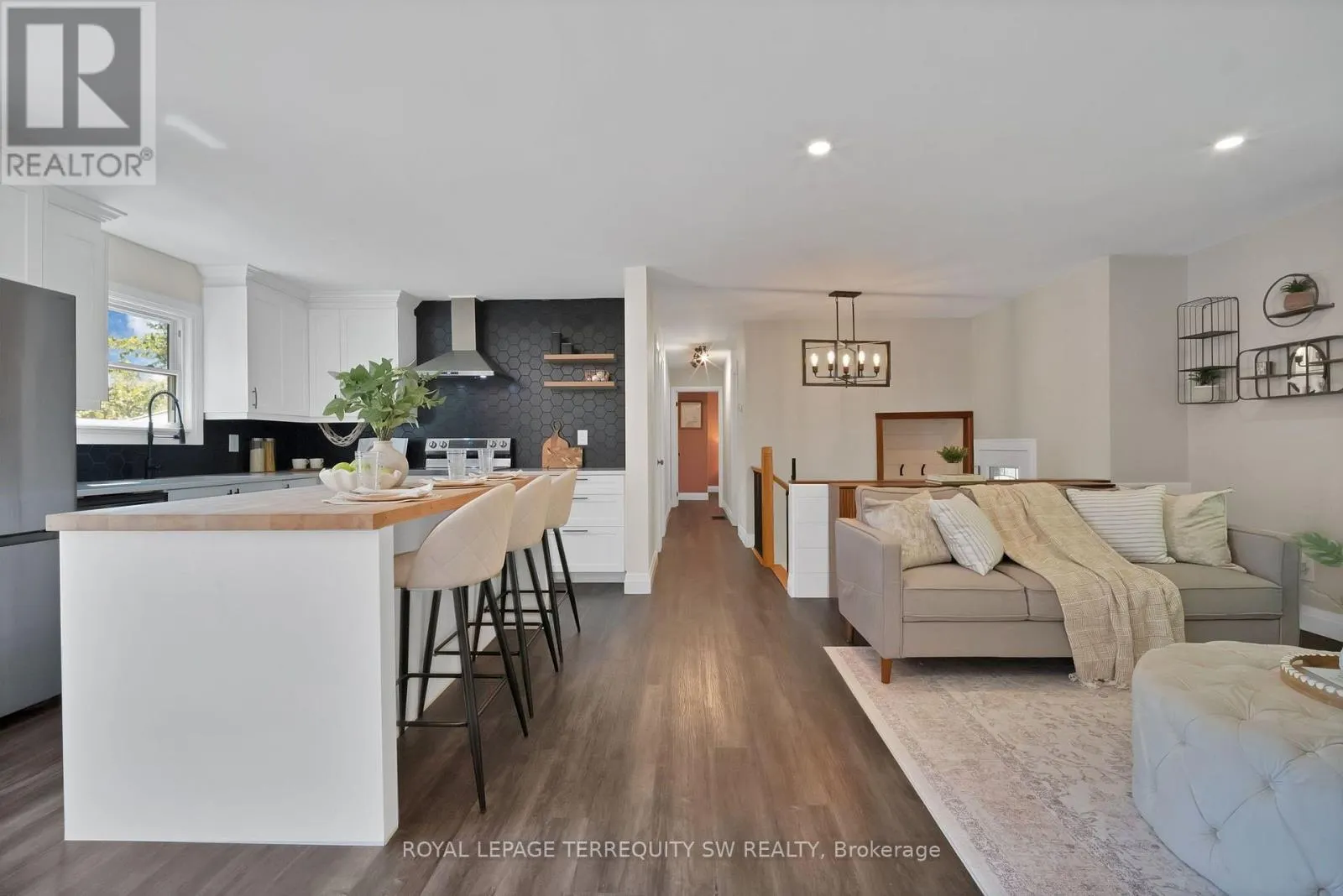 2249 WILLARD AVENUE