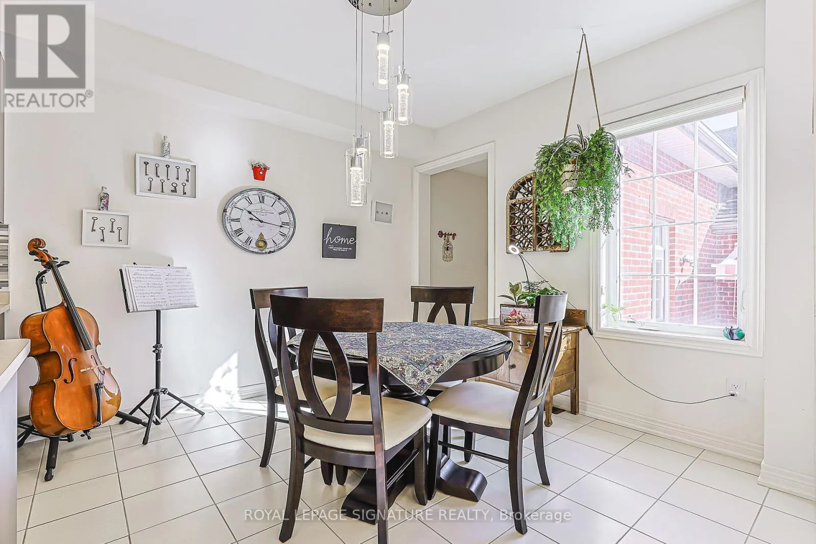 27 BEECHBOROUGH CRESCENT