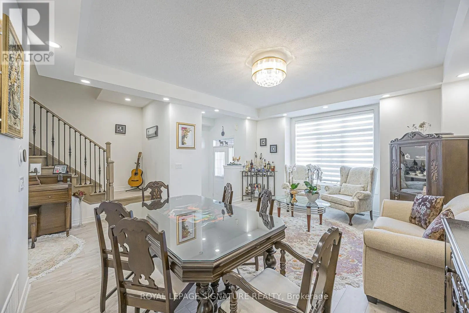 27 BEECHBOROUGH CRESCENT