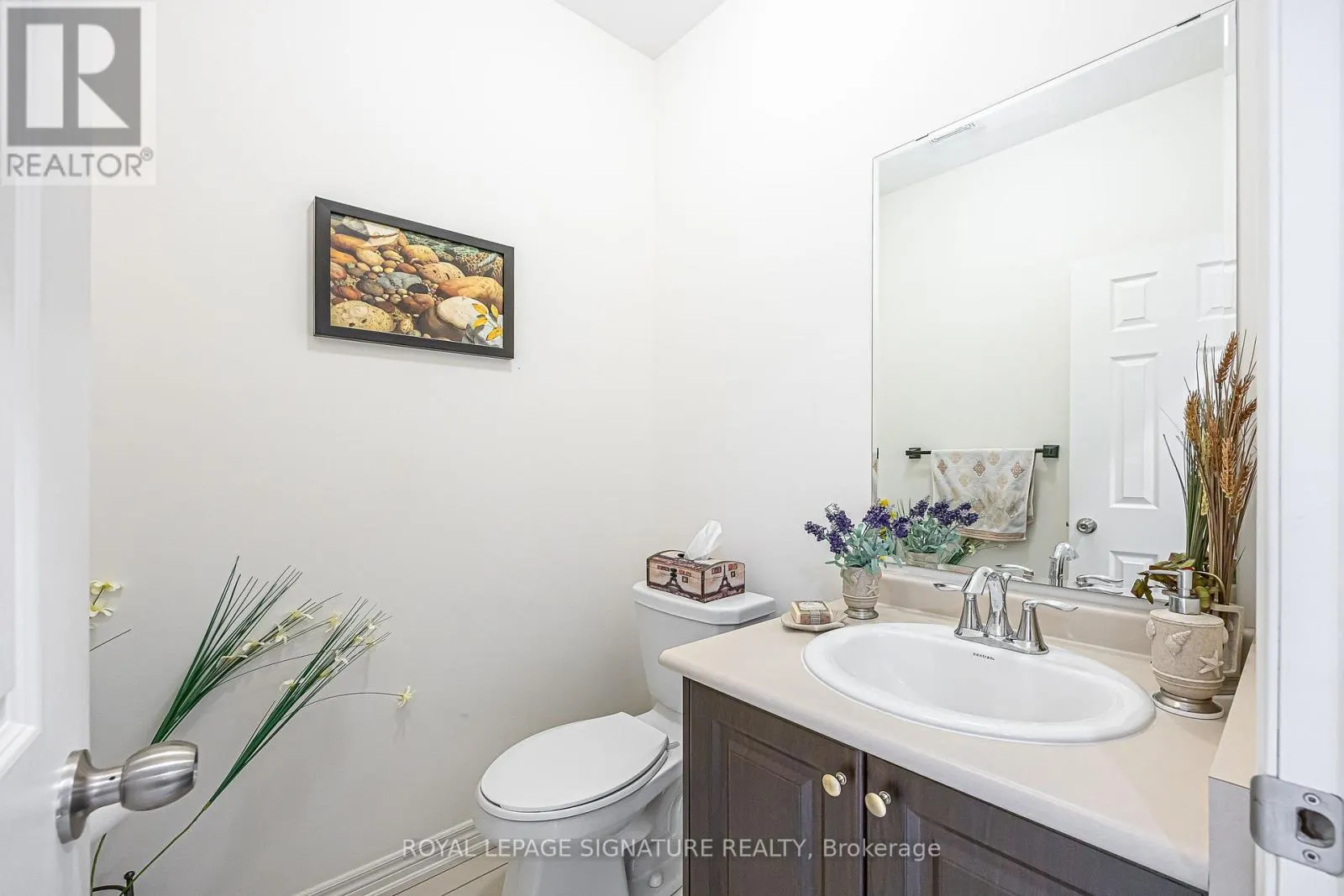 27 BEECHBOROUGH CRESCENT