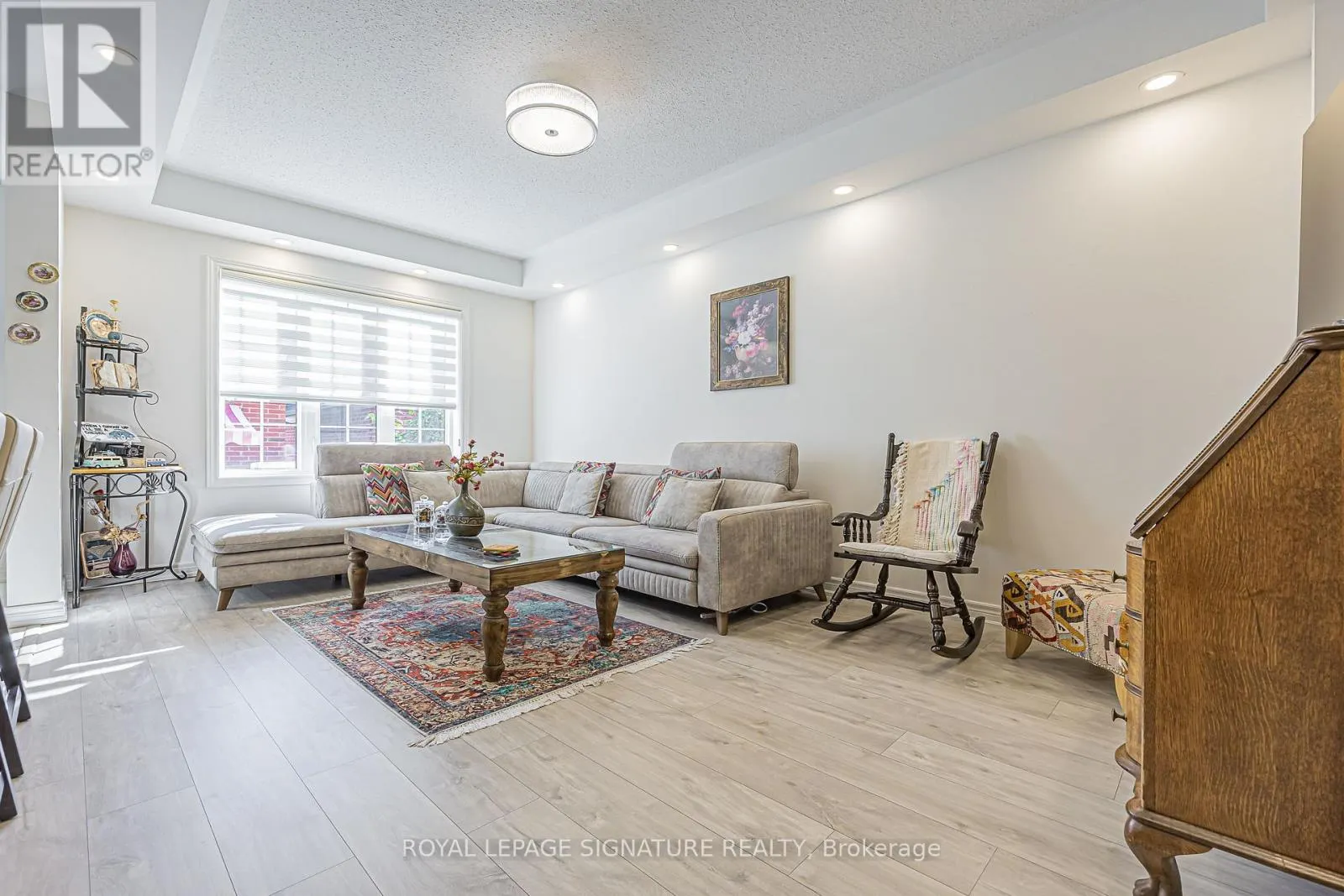 27 BEECHBOROUGH CRESCENT