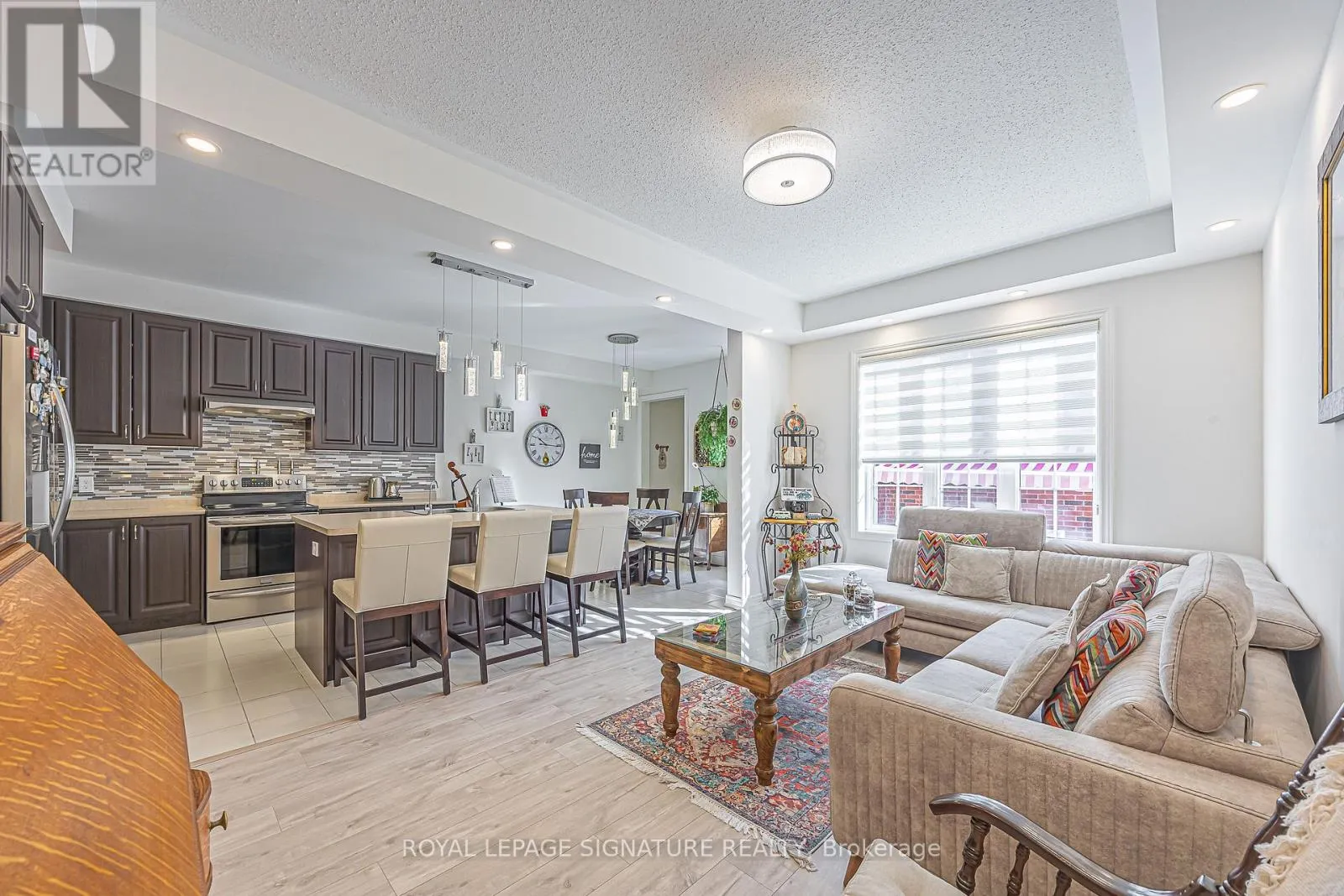 27 BEECHBOROUGH CRESCENT