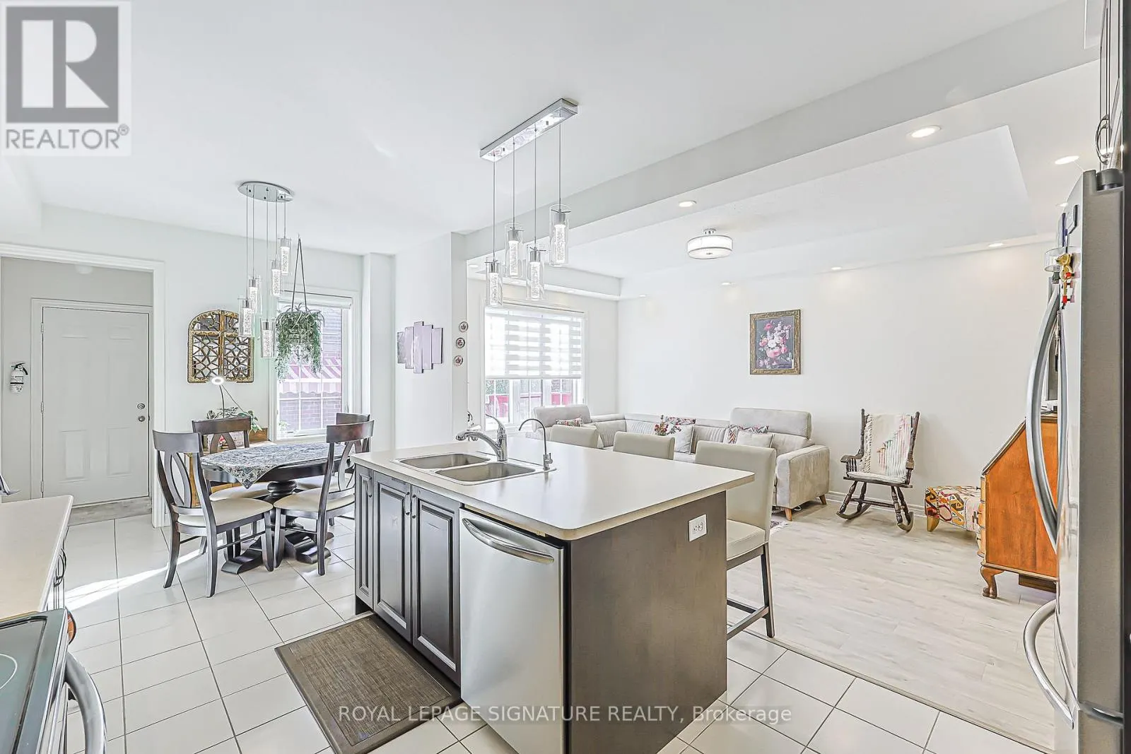 27 BEECHBOROUGH CRESCENT