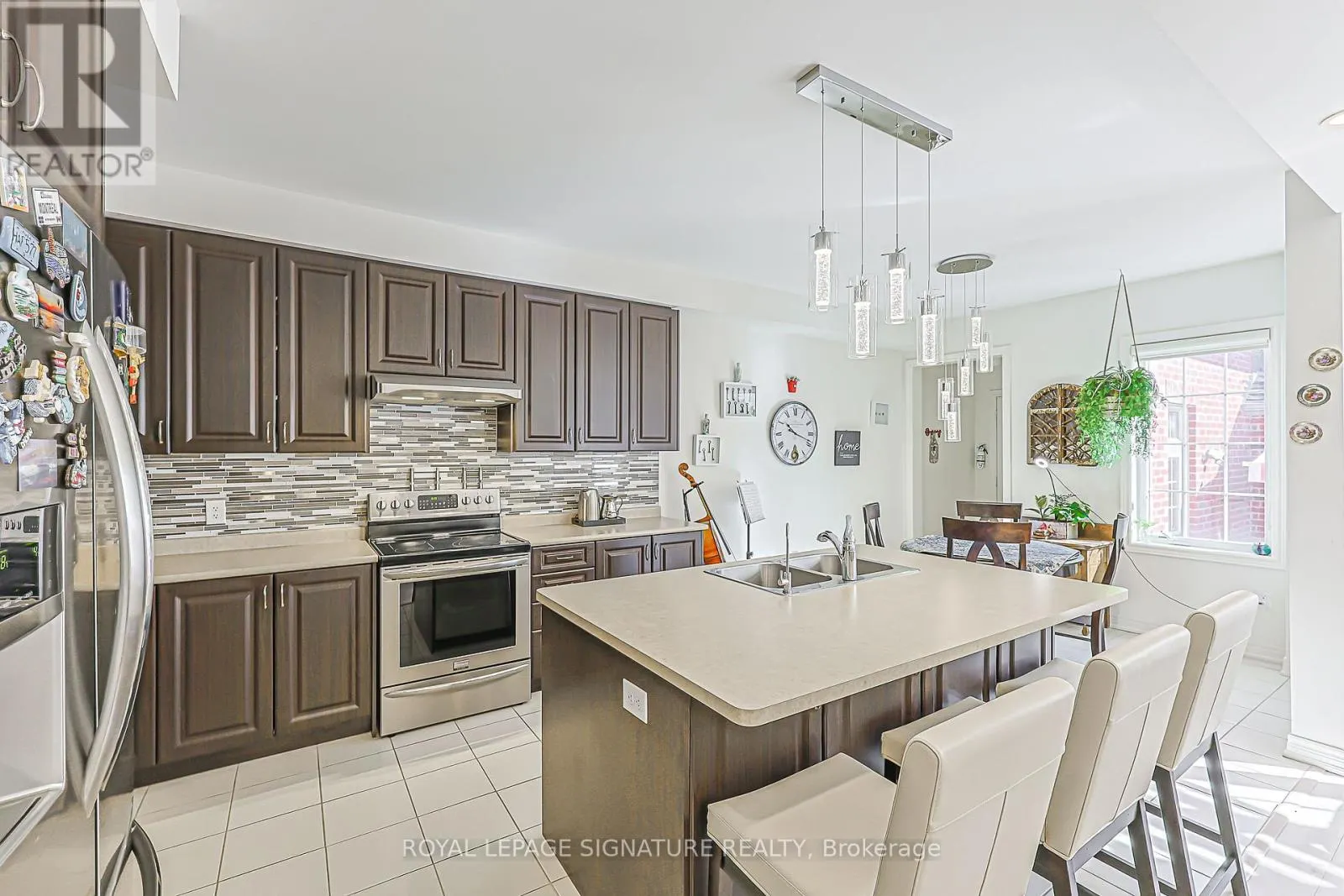 27 BEECHBOROUGH CRESCENT