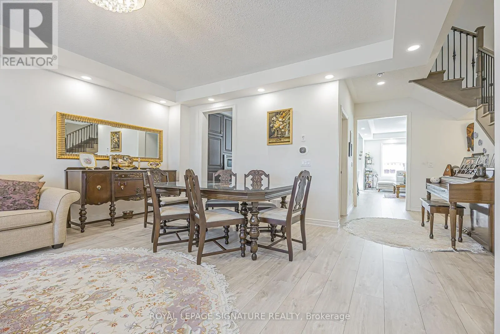 27 BEECHBOROUGH CRESCENT