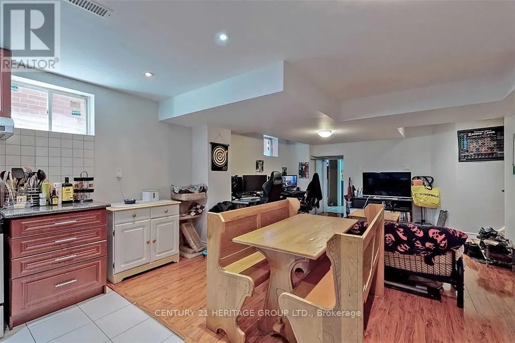 35 CLIFF GUNN ROAD
