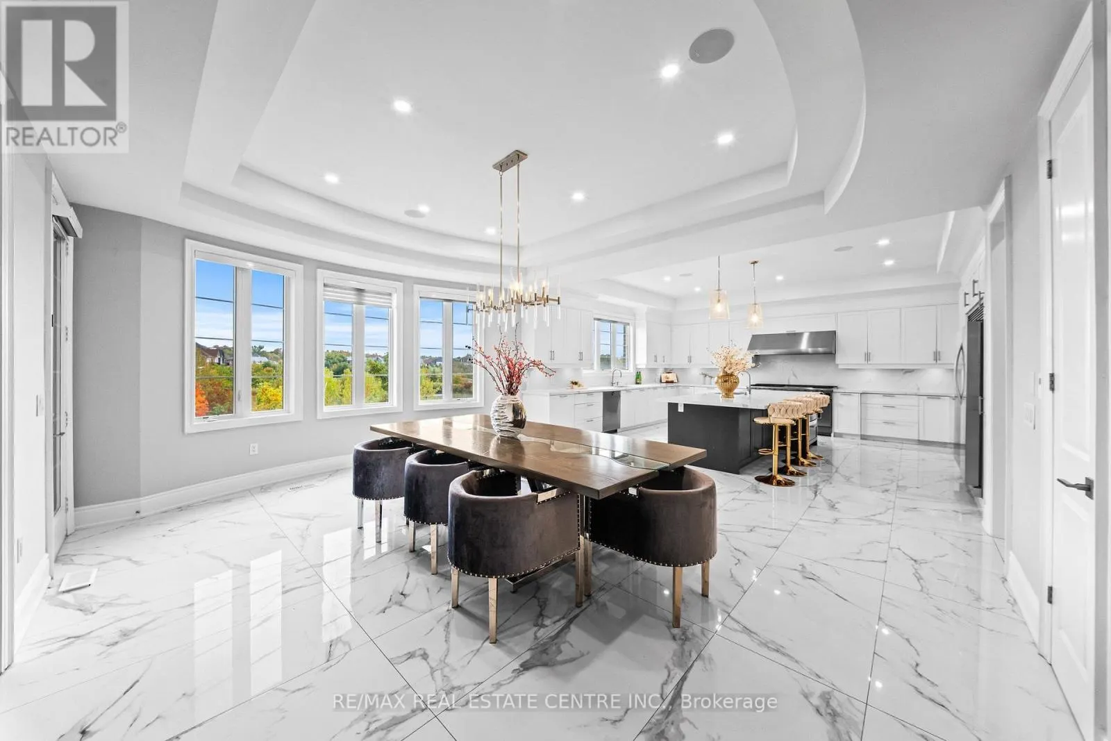 10 ROLLING GREEN COURT