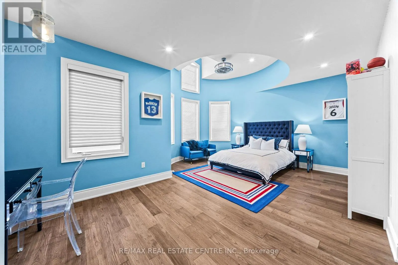 10 ROLLING GREEN COURT