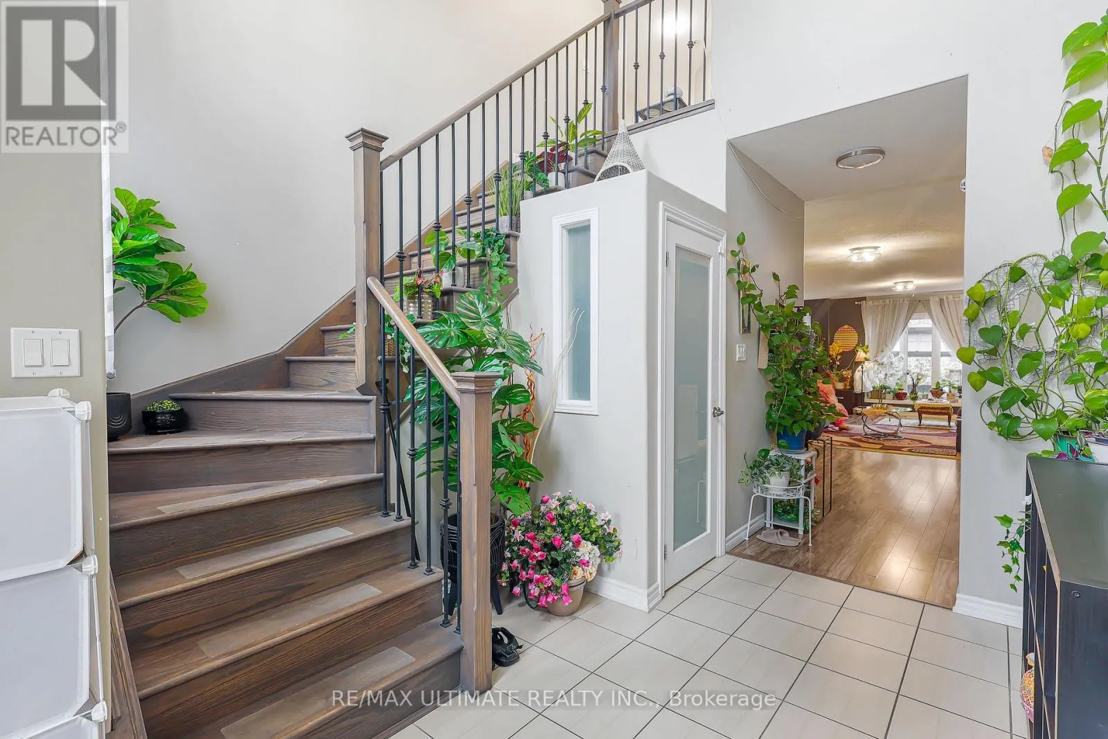 UPPER - 42 WALKER BOULEVARD