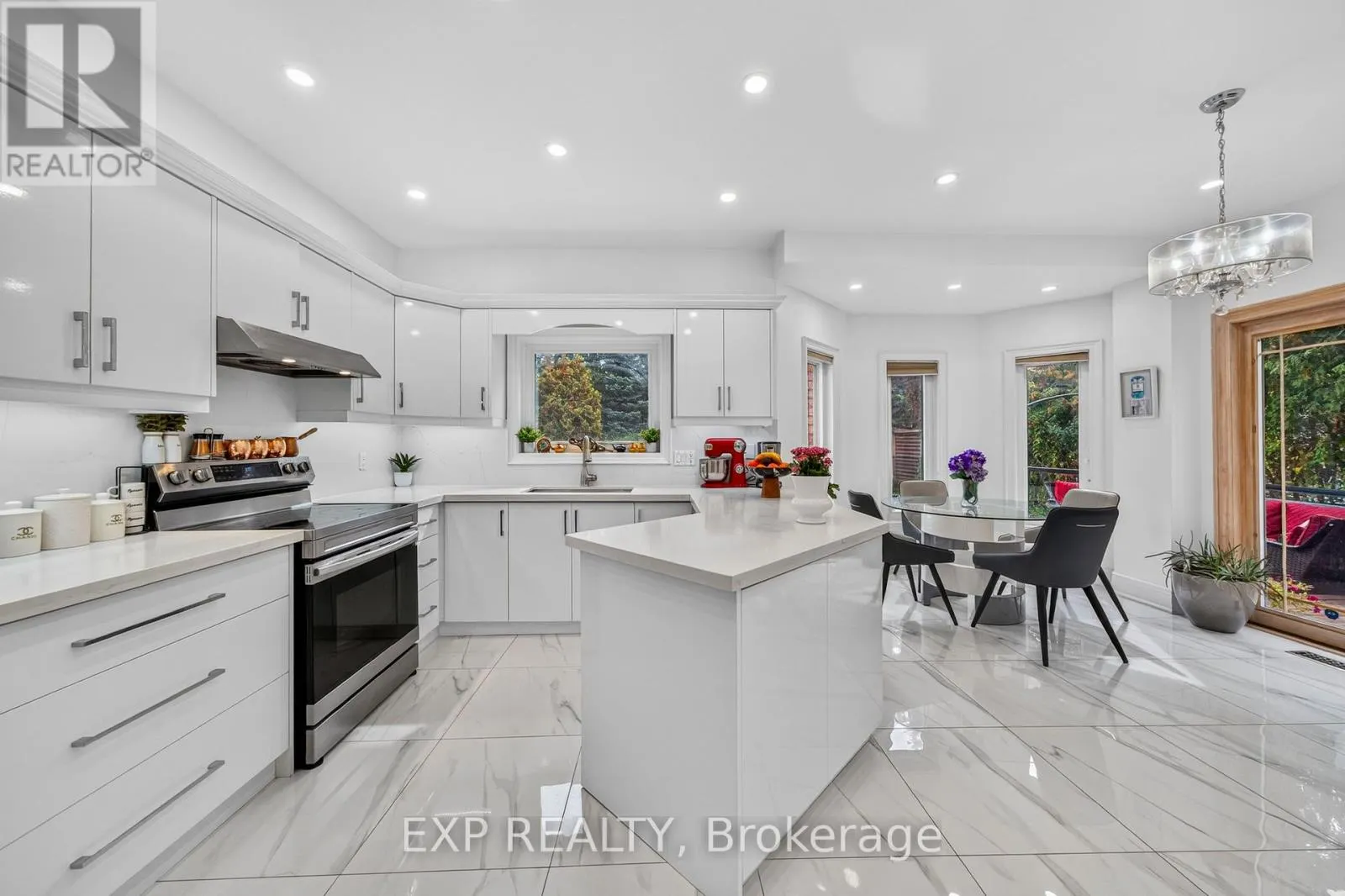 785 QUANTRA CRESCENT
