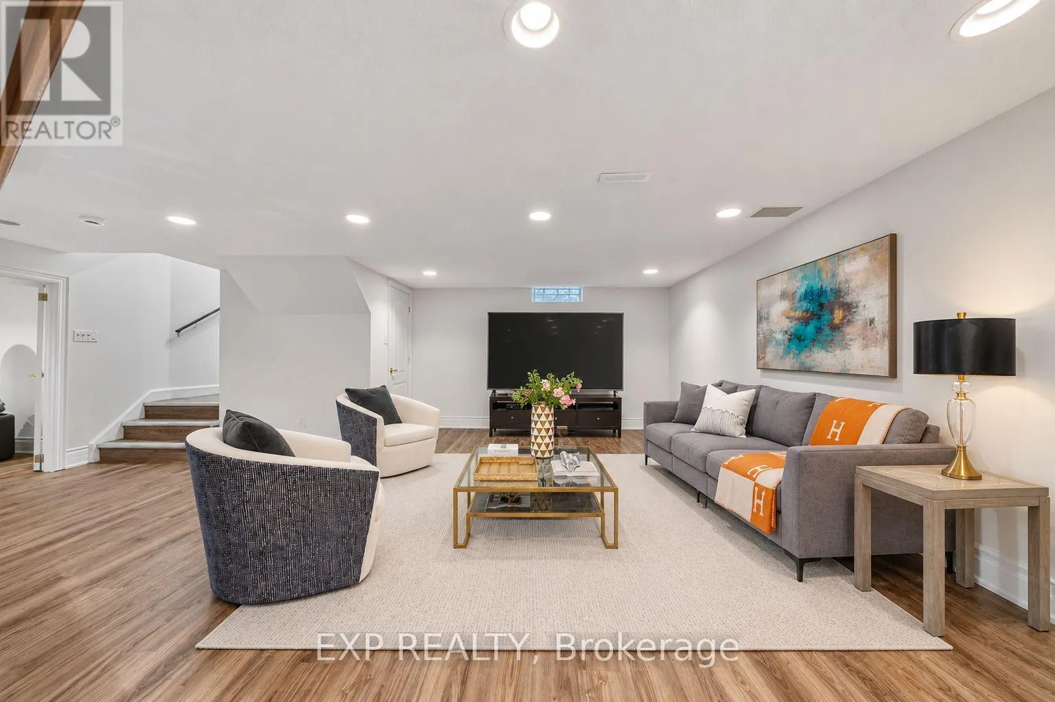 785 QUANTRA CRESCENT