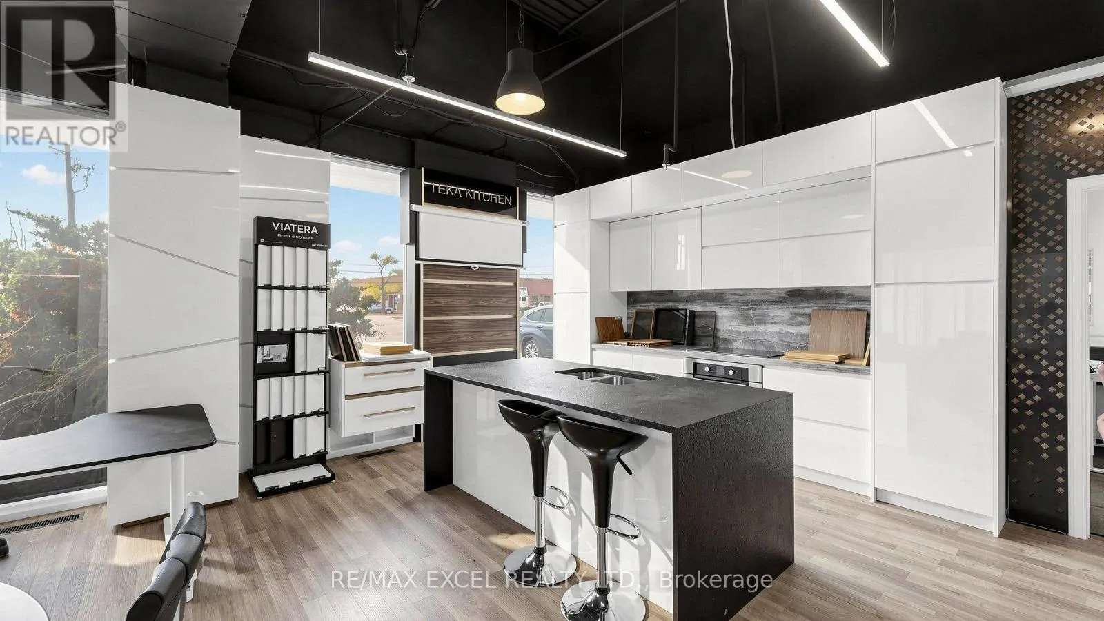 3 - 61 RAYETTE ROAD