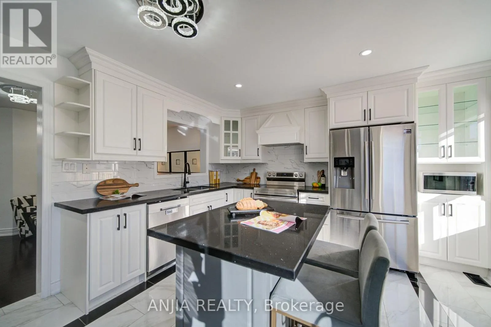 28 GRANDWOOD AVENUE