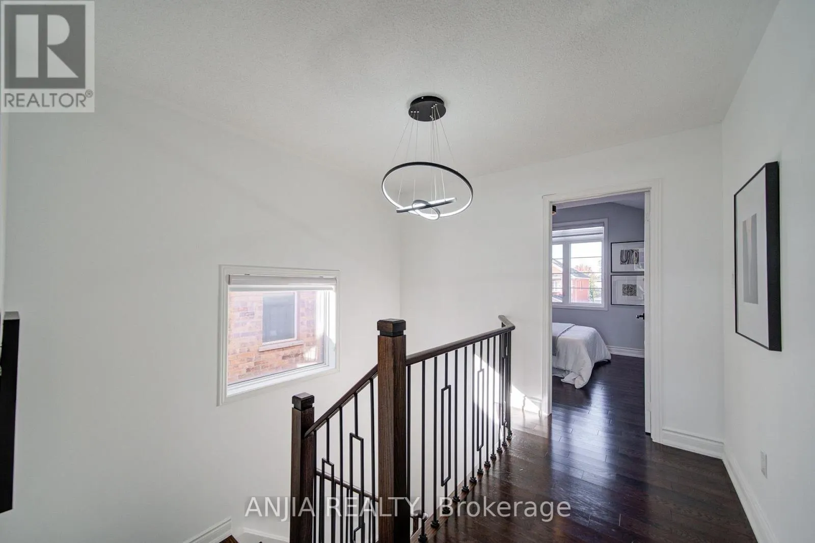 28 GRANDWOOD AVENUE