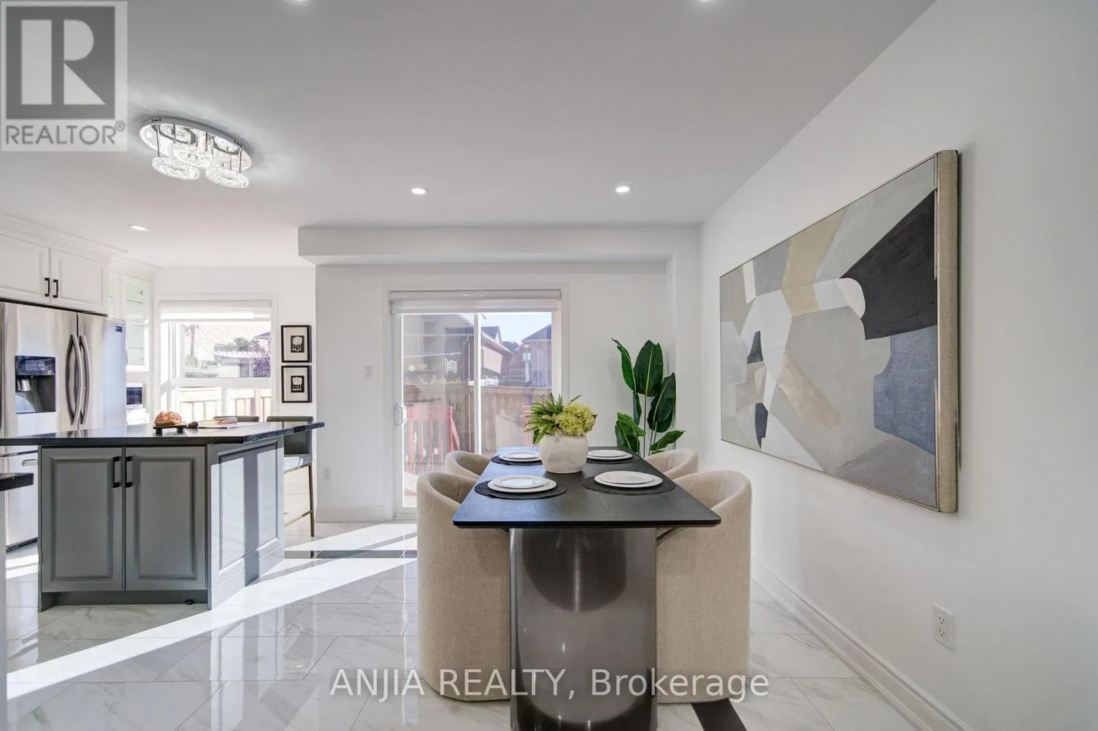 28 GRANDWOOD AVENUE