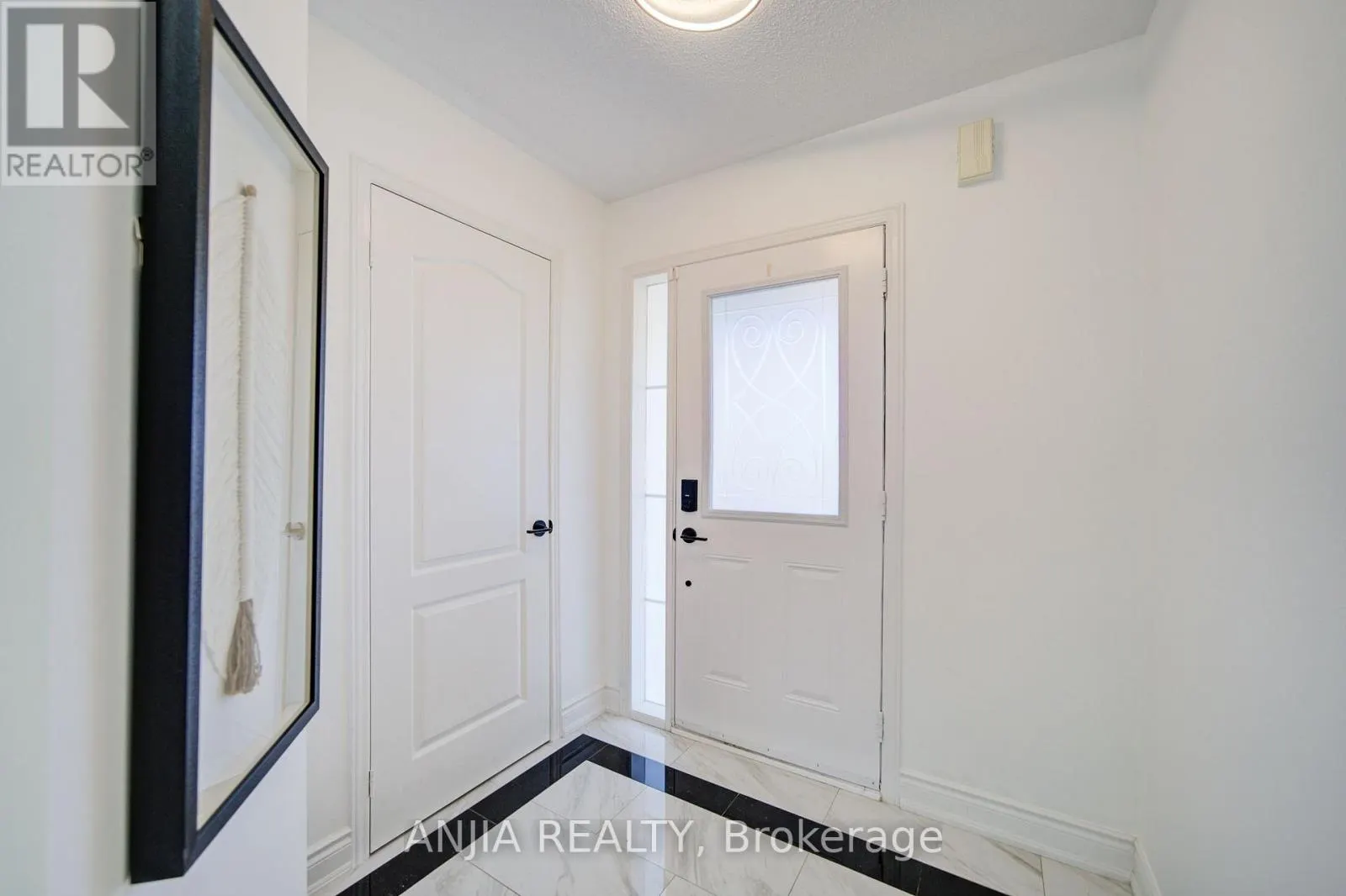 28 GRANDWOOD AVENUE