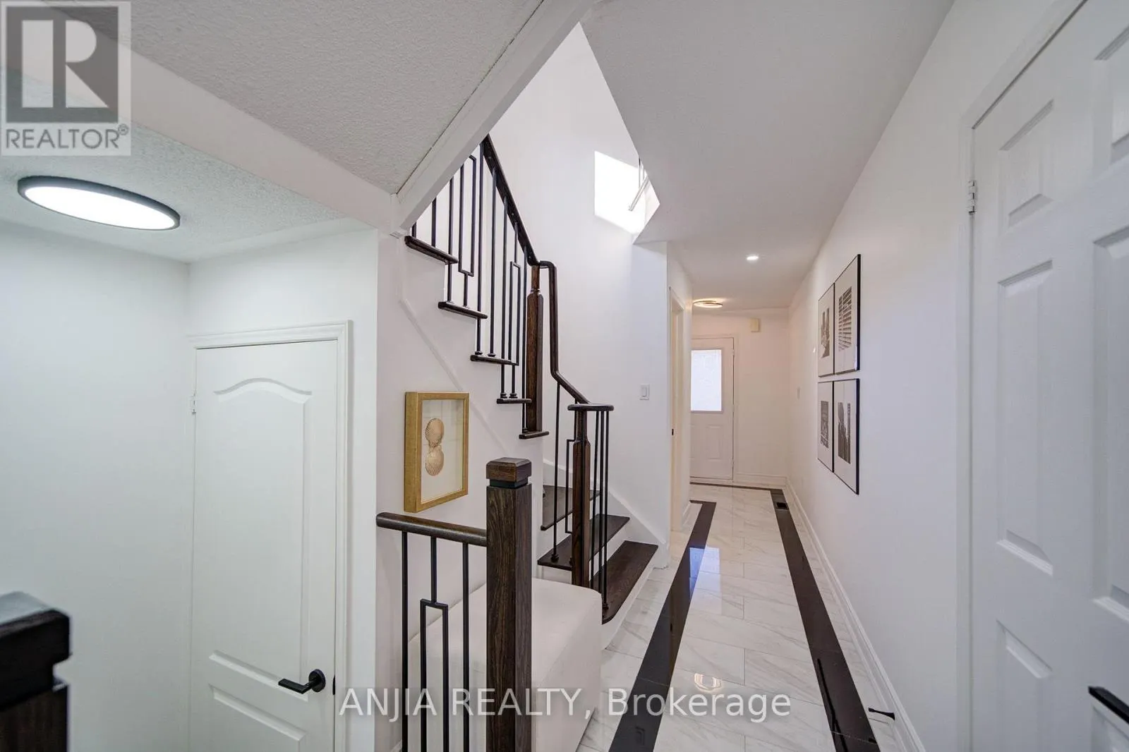 28 GRANDWOOD AVENUE
