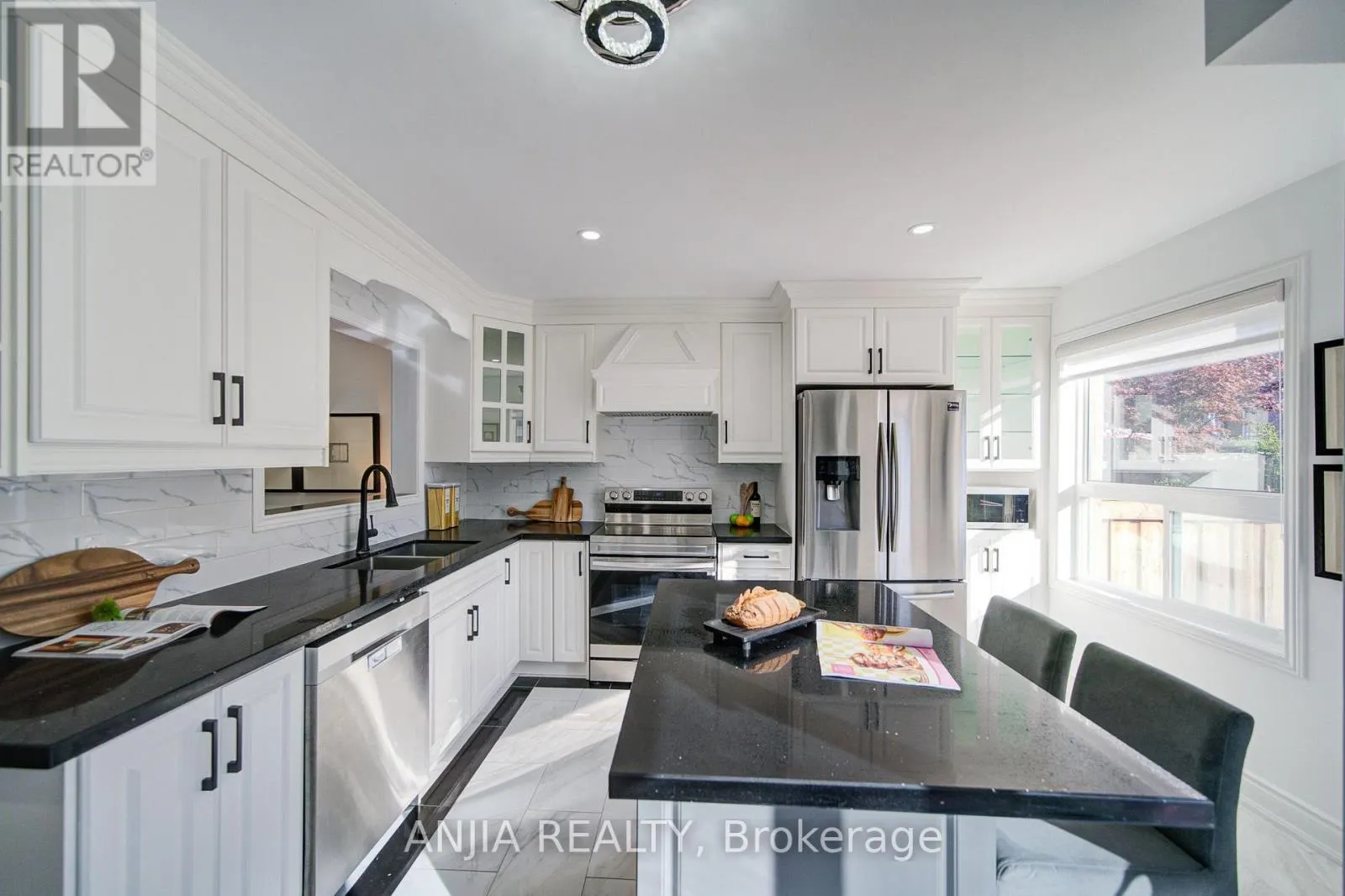 28 GRANDWOOD AVENUE