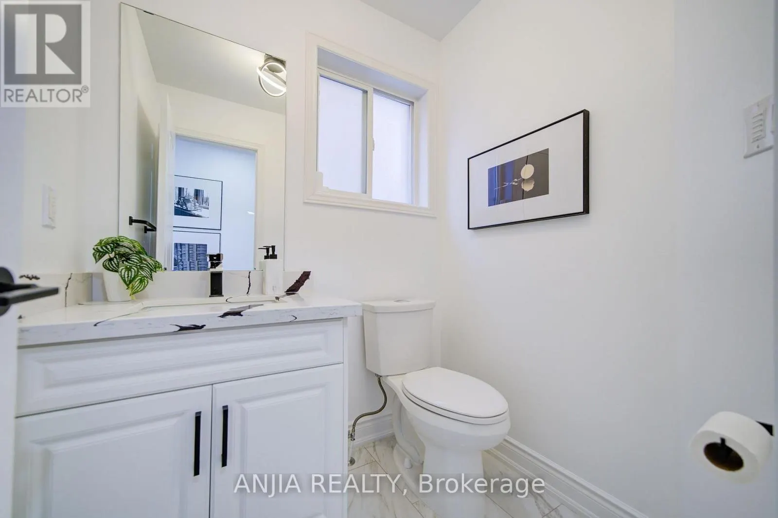 28 GRANDWOOD AVENUE