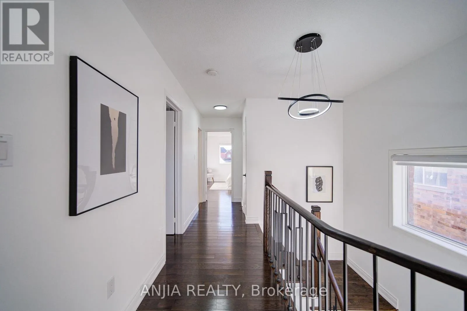 28 GRANDWOOD AVENUE