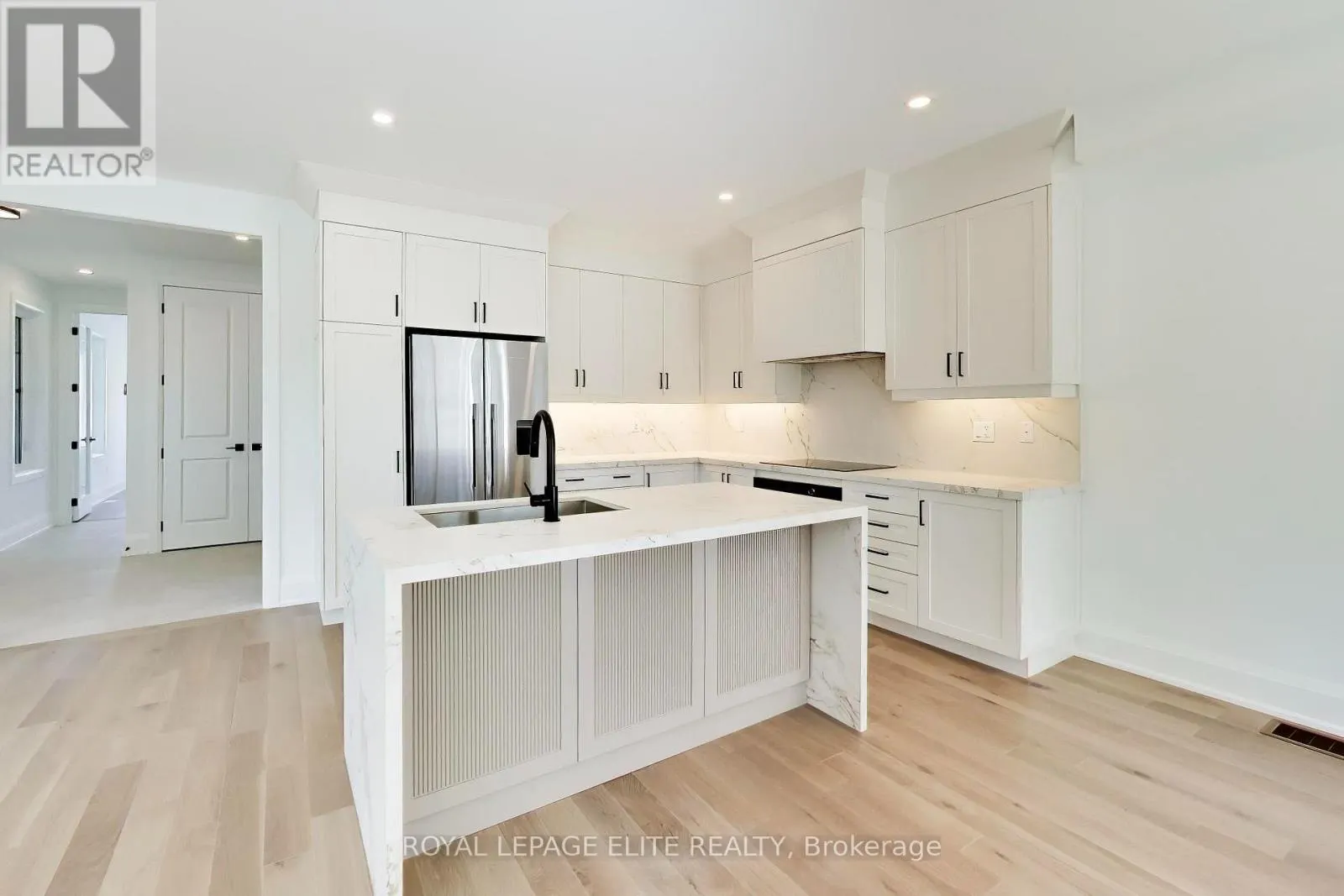7 DENNISON STREET S
