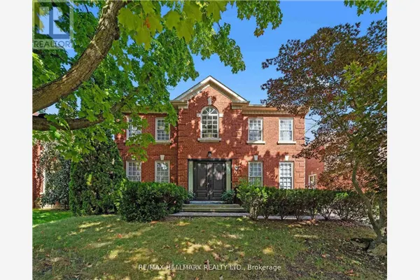 63 WILLETT CRESCENT