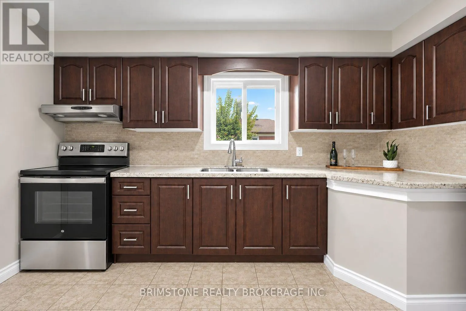 93 BAYVIEW PARKWAY