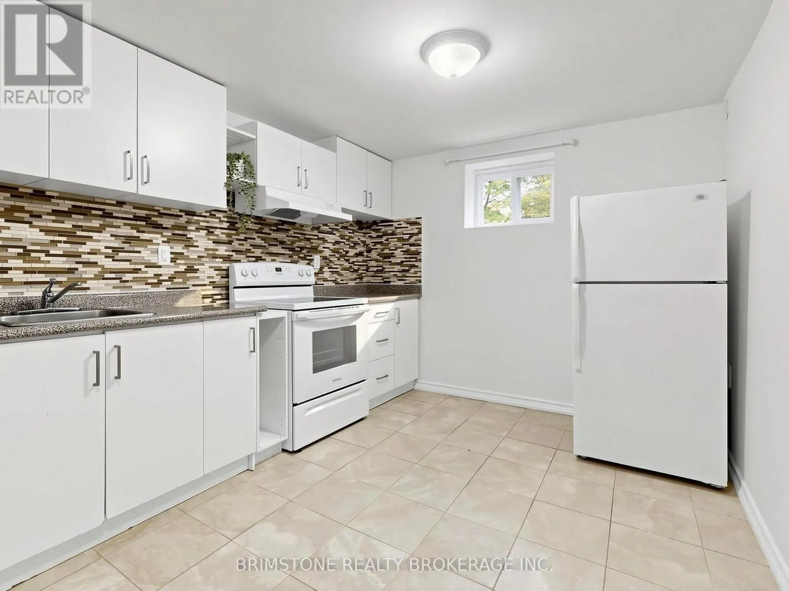 93 BAYVIEW PARKWAY