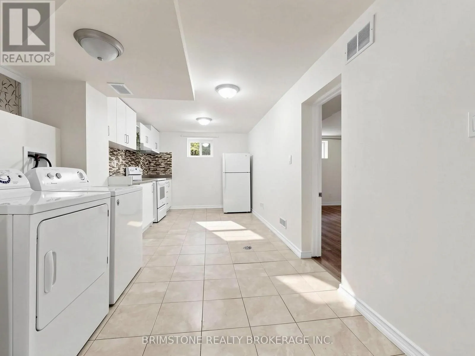 93 BAYVIEW PARKWAY