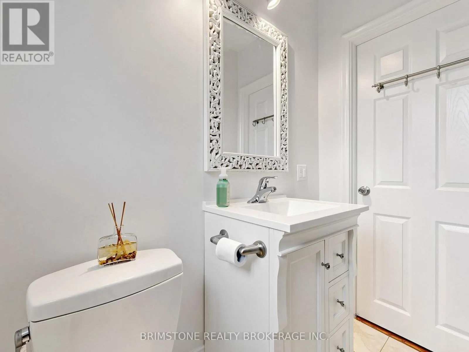 93 BAYVIEW PARKWAY
