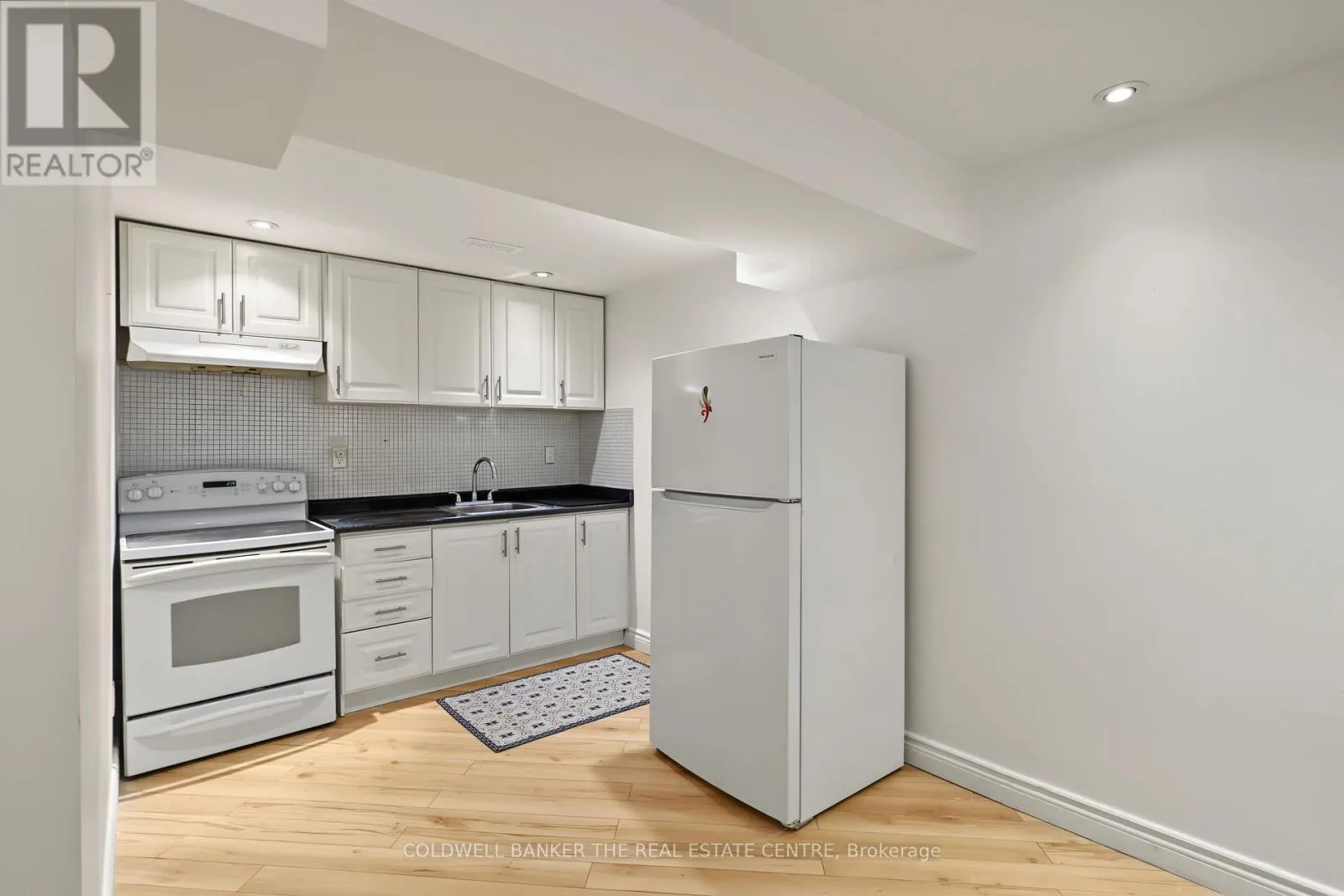7 ISABELLA GARDEN LANE