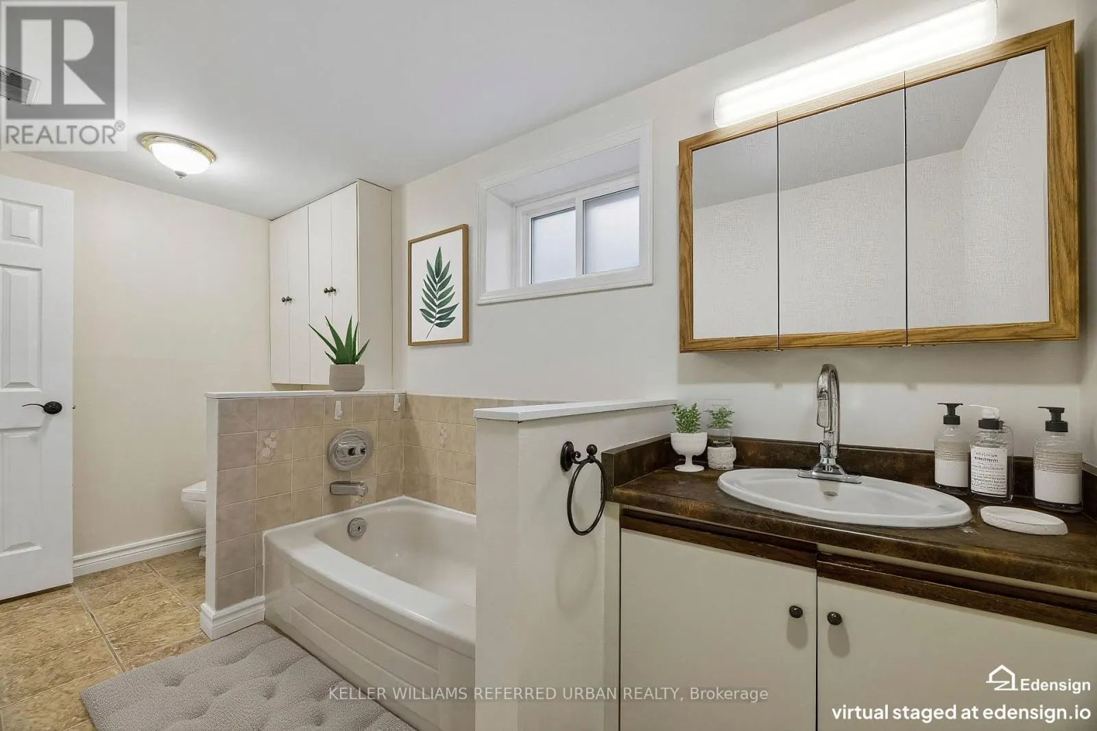 72 MUNRO CRESCENT