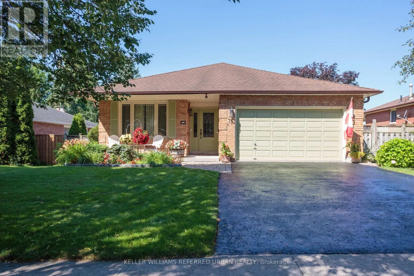 72 MUNRO CRESCENT