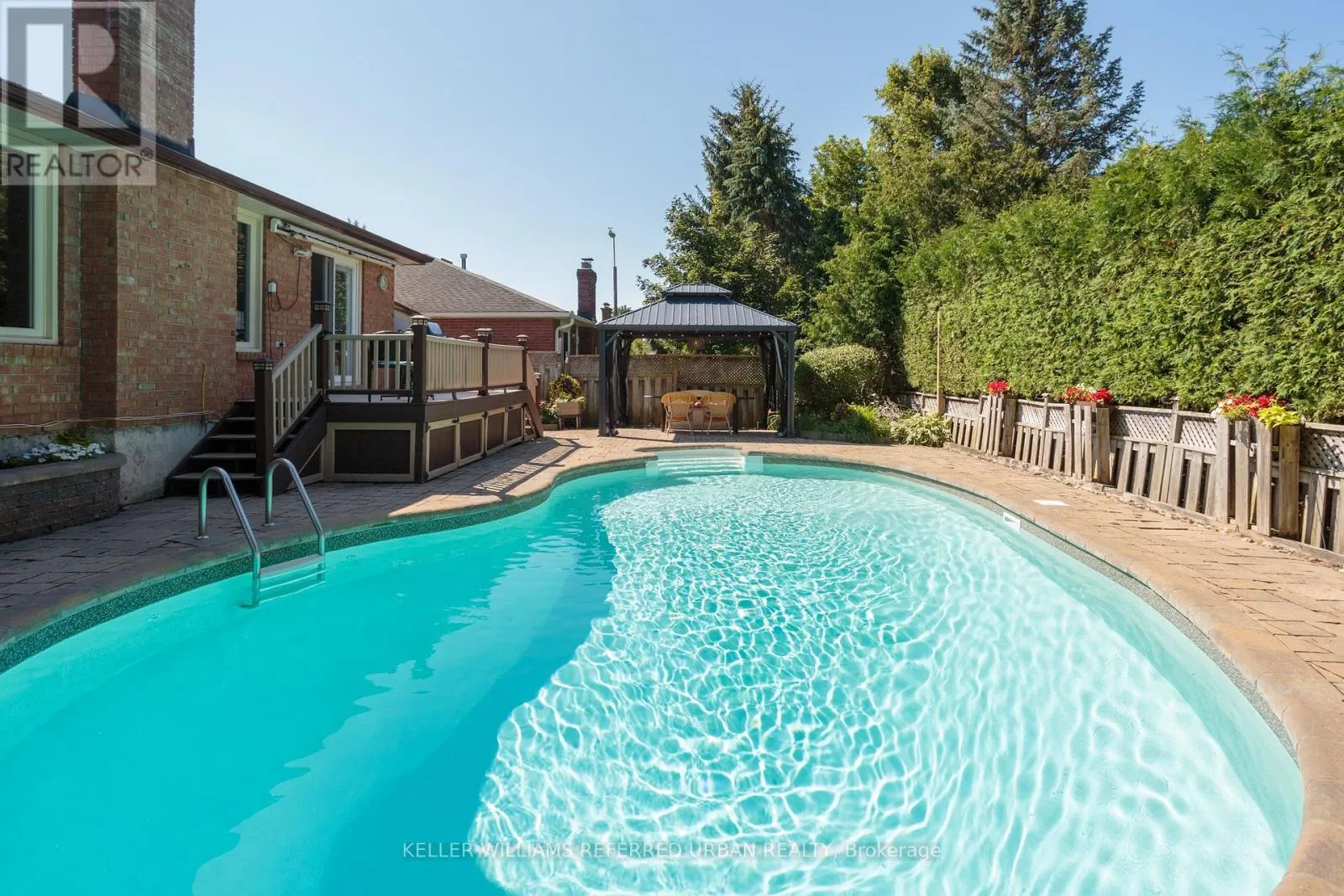 72 MUNRO CRESCENT