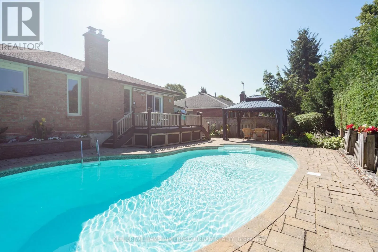 72 MUNRO CRESCENT