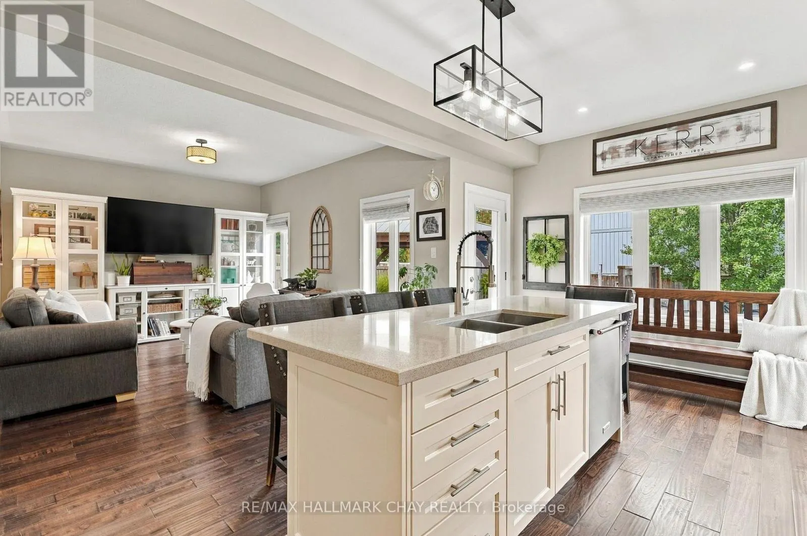 2 NADMARC COURT